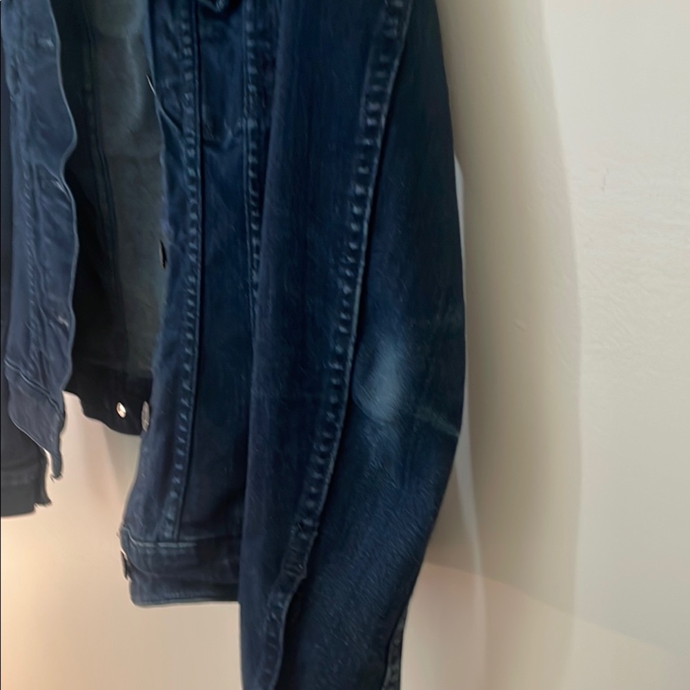 Classic Denim Jacket - Picture 5 of 7
